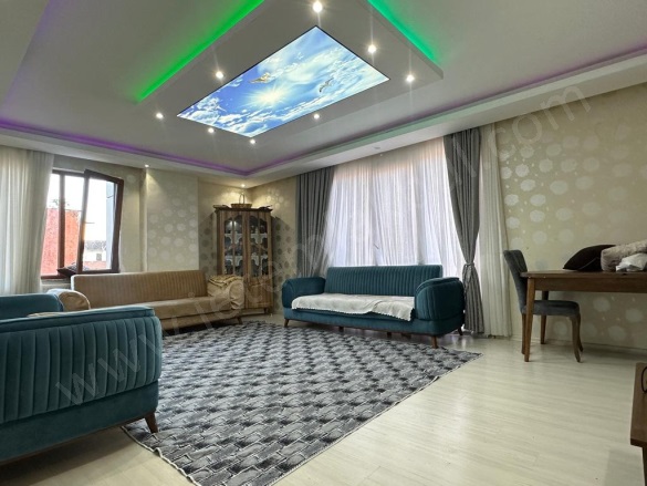 Güneşli Mah. Bağcılar Satılık Daire |  3+1 Oda | 155M2 9.000.000Tl  Krediye Uygun  | 3. Kat | Doğalgaz(Kombi) | 2 Banyo | 1 Yatak Odası Resim-3