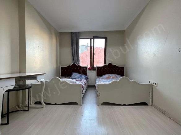 Güneşli Mah. Bağcılar Satılık Daire |  3+1 Oda | 155M2 9.000.000Tl  Krediye Uygun  | 3. Kat | Doğalgaz(Kombi) | 2 Banyo | 1 Yatak Odası Resim-4