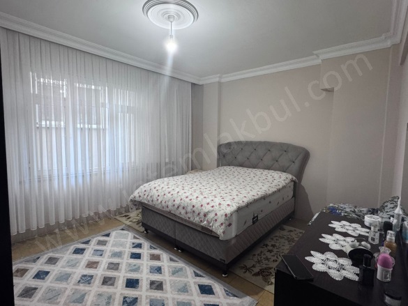 15 Temmuz Mah. Bağcılar Satılık Daire |  2+1 Oda | 110M2 2.100.000Tl | 5. Kat | Doğalgaz(Kombi) | 1 Banyo | 1 Yatak Odası Resim-3