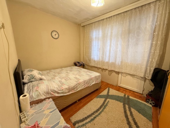 Barbaros Mah. Bağcılar Satılık Daire |  2+1 Oda | 110M2 1.900.000Tl | 2. Kat | Doğalgaz(Kombi) | 1 Banyo | 1 Yatak Odası Resim-4