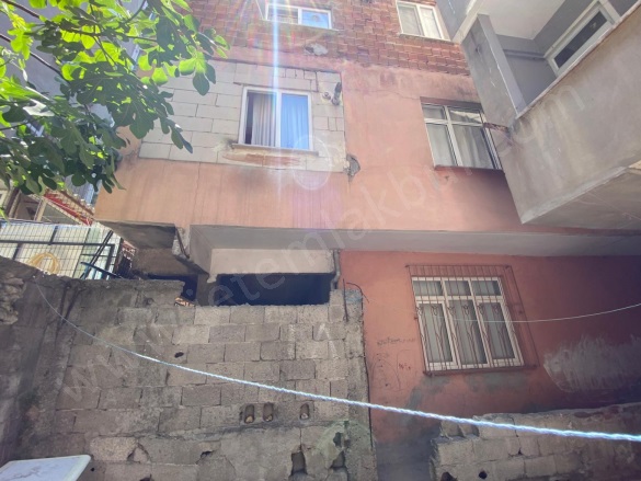 Yıldıztepe Mah. Bağcılar Satılık Bina |  2+1 Oda | 110M2 11.250.000Tl | Komple Bina | Doğalgaz(Kombi) | 1 Banyo | 1 Yatak Odası Resim-2