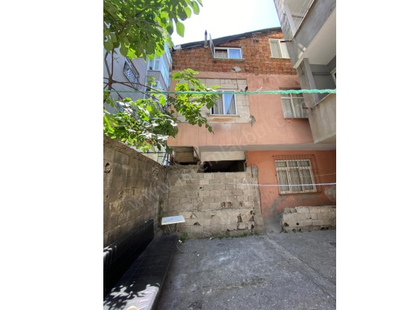 Yıldıztepe Mah. Bağcılar Satılık Bina |  2+1 Oda | 110M2 11.250.000Tl | Komple Bina | Doğalgaz(Kombi) | 1 Banyo | 1 Yatak Odası Resim-4