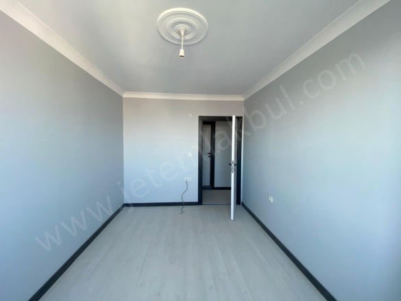 Çınar Mah. Bağcılar Satılık Daire |  2+1 Oda | 100M2 5.950.000Tl  Krediye Uygun  | 11. Kat | Yerden Isıtma | 1 Banyo | 1 Yatak Odası Resim-4