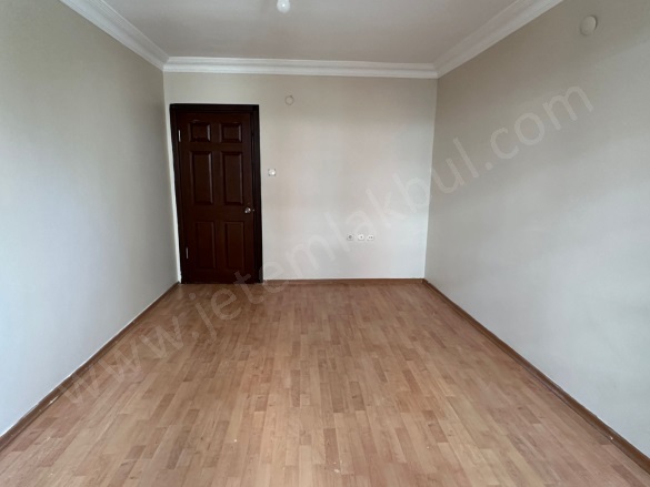 Güneşli Mah. Bağcılar Satılık Daire |  3+1 Oda | 125M2 6.495.000Tl  Krediye Uygun  | 1. Kat | Doğalgaz(Kombi) | 1 Banyo | 1 Yatak Odası Resim-4