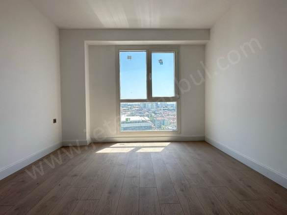 15 Temmuz Mah. Bağcılar Satılık Daire |  4+1 Oda | 192M2 19.995.000Tl  Krediye Uygun  | 9. Kat | Merkezi Isınma(Pay Ölçer) | 1 Banyo | 1 Yatak Odası Resim-3