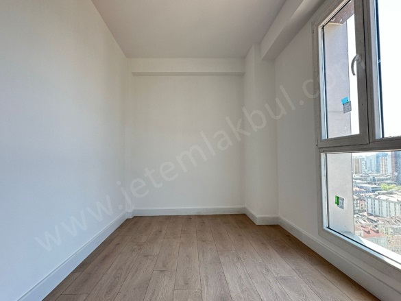15 Temmuz Mah. Bağcılar Satılık Daire |  4+1 Oda | 192M2 19.995.000Tl  Krediye Uygun  | 9. Kat | Merkezi Isınma(Pay Ölçer) | 1 Banyo | 1 Yatak Odası Resim-5