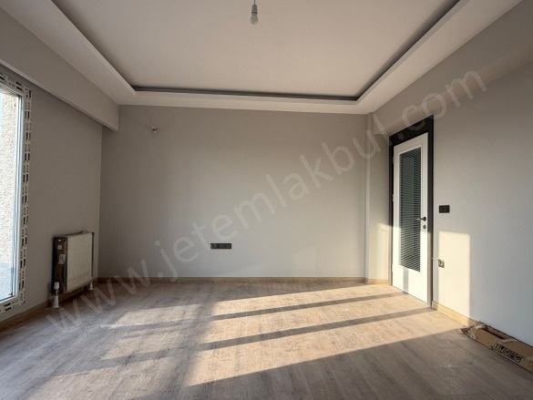 Yavuz Selim Mah. Bağcılar Satılık Daire |  2+1 Oda | 106M2 7.650.000Tl  Krediye Uygun  | 1. Kat | Doğalgaz(Kombi) | 2 Banyo | 1 Yatak Odası Resim-2