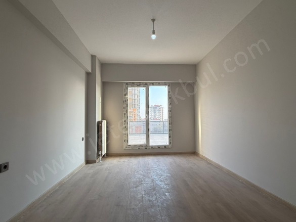 Yavuz Selim Mah. Bağcılar Satılık Daire |  2+1 Oda | 106M2 7.650.000Tl  Krediye Uygun  | 1. Kat | Doğalgaz(Kombi) | 2 Banyo | 1 Yatak Odası Resim-3