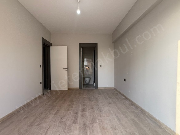Yavuz Selim Mah. Bağcılar Satılık Daire |  2+1 Oda | 106M2 7.650.000Tl  Krediye Uygun  | 1. Kat | Doğalgaz(Kombi) | 2 Banyo | 1 Yatak Odası Resim-4