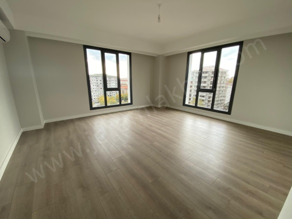 Kocasinan Merkez Mah. Bahçelievler Satılık Daire |  3+1 Oda | 120M2 12.000.000Tl | 4. Kat | Doğalgaz(Kombi) | 2 Banyo | 1 Yatak Odası Resim-3