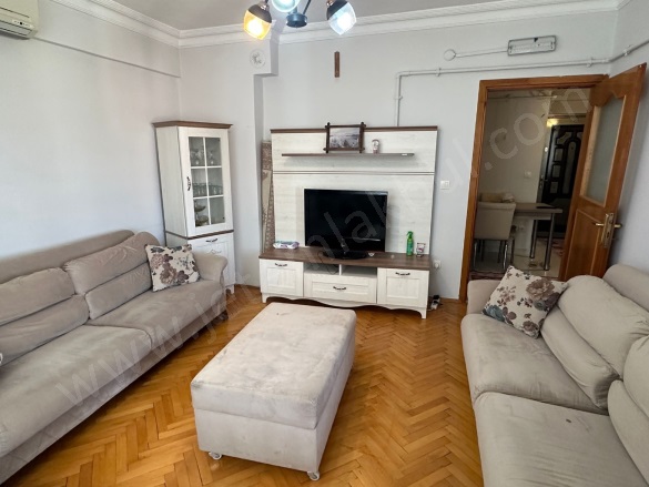 Bağlar Mah. Bağcılar Kiralık Daire |  2+1 Oda | 85M2 Aylık 29.500Tl | 3. Kat | Doğalgaz(Kombi) | 1 Banyo | 1 Yatak Odası Resim-2