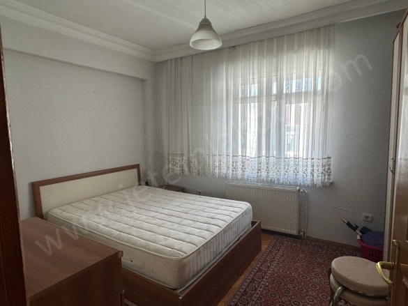 Bağlar Mah. Bağcılar Kiralık Daire |  2+1 Oda | 85M2 Aylık 29.500Tl | 3. Kat | Doğalgaz(Kombi) | 1 Banyo | 1 Yatak Odası Resim-4