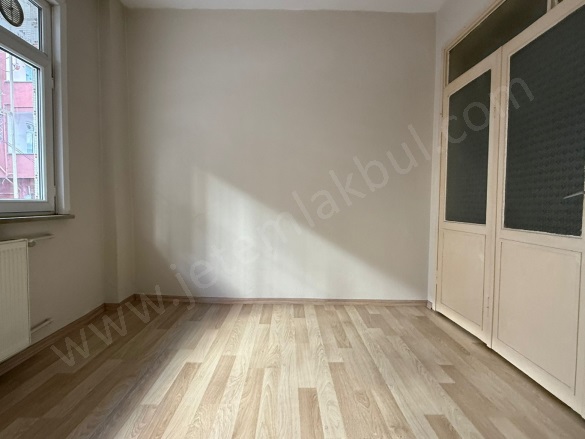 Güneşli Mah. Bağcılar Kiralık Daire |  2+1 Oda | 125M2 Aylık 20.000Tl  Krediye Uygun  | Giriş Katı | Doğalgaz(Kombi) | 1 Banyo | 1 Yatak Odası Resim-3