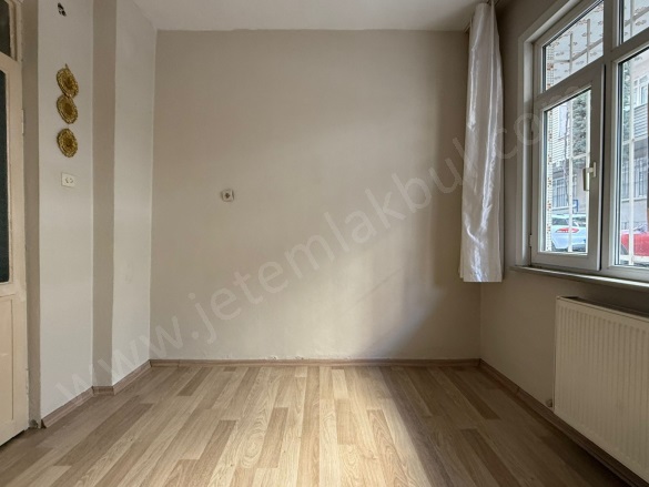 Güneşli Mah. Bağcılar Kiralık Daire |  2+1 Oda | 125M2 Aylık 20.000Tl | Giriş Katı | Doğalgaz(Kombi) | 1 Banyo | 1 Yatak Odası Resim-4