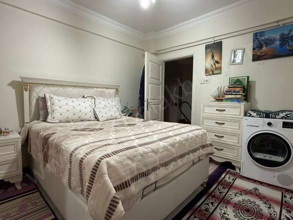 15 Temmuz Mah. Bağcılar Satılık Daire |  3+1 Oda | 135M2 3.500.000Tl | 3. Kat | Doğalgaz Sobası | 1 Banyo | 1 Yatak Odası Resim-4