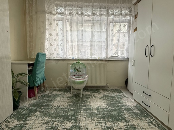 15 Temmuz Mah. Bağcılar Satılık Daire |  3+1 Oda | 135M2 3.500.000Tl | 3. Kat | Doğalgaz Sobası | 1 Banyo | 1 Yatak Odası Resim-5