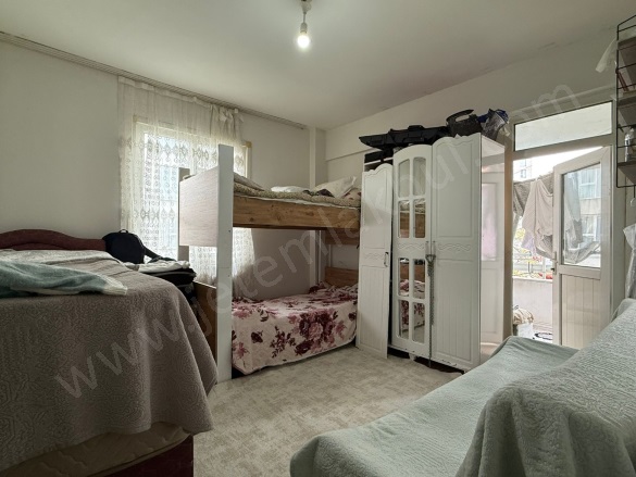 Bağlar Mah. Bağcılar Satılık Daire |  3+1 Oda | 110M2 4.250.000Tl  Krediye Uygun  | 3. Kat | Doğalgaz(Kombi) | 1 Banyo | 1 Yatak Odası Resim-5