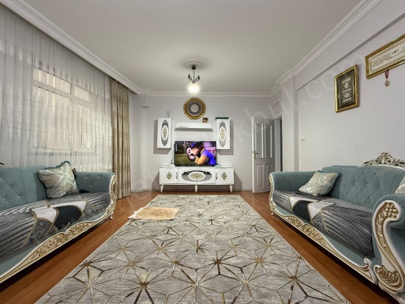 Güneşli Mah. Bağcılar Satılık Daire |  2+1 Oda | 130M2 4.250.000Tl | 2. Kat | Doğalgaz(Kombi) | 1 Banyo | 1 Yatak Odası Resim-1