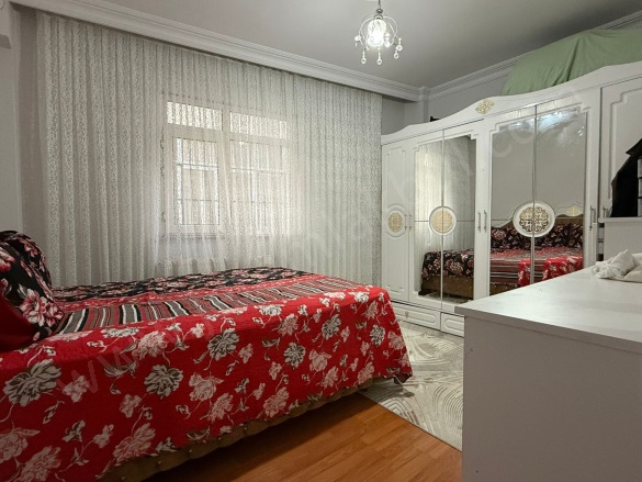 Güneşli Mah. Bağcılar Satılık Daire |  2+1 Oda | 130M2 4.250.000Tl | 2. Kat | Doğalgaz(Kombi) | 1 Banyo | 1 Yatak Odası Resim-3