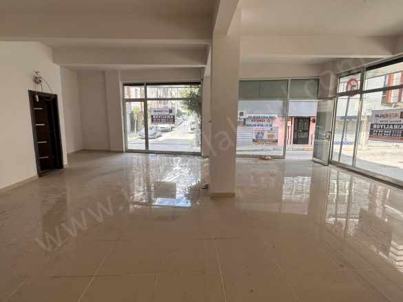 Güneşli Mahallesi Ara Cadde Üstünde Satılık Dükkan & Mağaza Çift Cepheli 1+1 Bağcılar