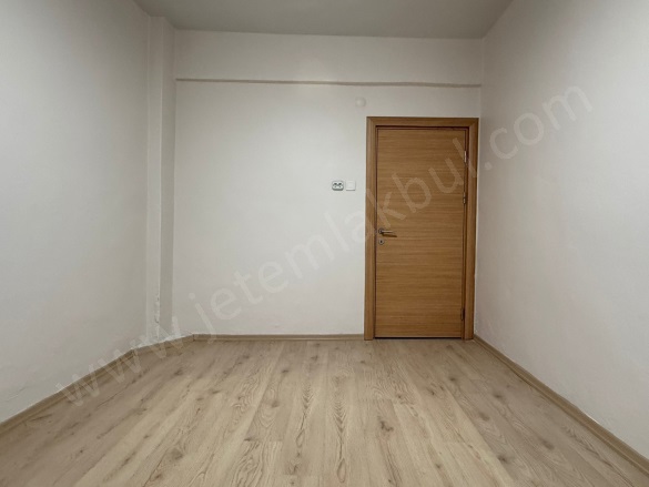 15 Temmuz Mah. Bağcılar Satılık Daire |  2+1 Oda | 90M2 1.550.000Tl | Bahçe Katı | Doğalgaz(Kombi) | 1 Banyo | 1 Yatak Odası Resim-2