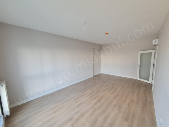 Tahtakale Mah. Avcılar Satılık Daire |  2+1 Oda | 128M2 7.950.000Tl  Krediye Uygun  | 3. Kat | Merkezi Isınma(Pay Ölçer) | 1 Banyo | 1 Yatak Odası Resim-3