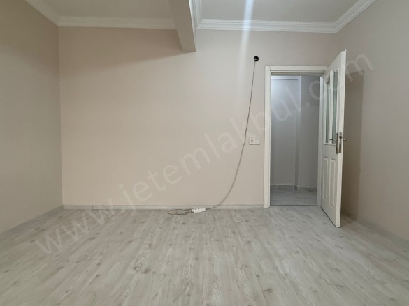 Kirazlı Mah. Bağcılar Kiralık Daire |  2+1 Oda | 75M2 Aylık 17.000Tl | Giriş Katı | Doğalgaz(Kombi) | 1 Banyo | 1 Yatak Odası Resim-4