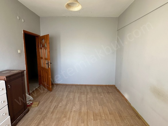 15 Temmuz Mah. Bağcılar Kiralık Daire |  3+1 Oda | 115M2 Aylık 28.000Tl  Krediye Uygun  | 3. Kat | Doğalgaz(Kombi) | 1 Banyo | 1 Yatak Odası Resim-4