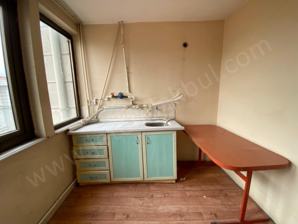 Yavuz Selim Mah. Bağcılar Satılık Ofis / Büro |  2.5+1 Oda | 100M2 4.259.000Tl  Krediye Uygun  | 4. Kat | Doğalgaz(Kombi) Resim-5