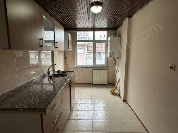 Güneşli Mah. Bağcılar Kiralık Daire |  1+1 Oda | 95M2 Aylık 19.000Tl | 3. Kat | Doğalgaz(Kombi) | 1 Banyo | 1 Yatak Odası Resim-5