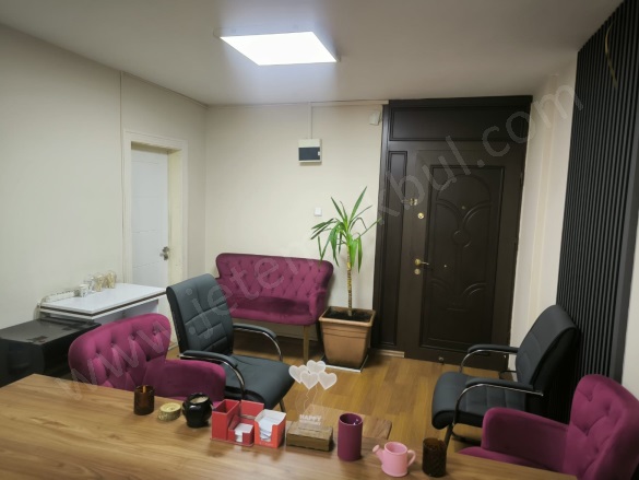 Merkez Mah. Avcılar Kiralık İş Hanı Katı & Ofisi |  1 Oda | 25M2 Aylık 17.000Tl | 3. Kat | Klima | 1 Banyo Resim-4