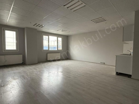 Hürriyet Mah. Bağcılar Kiralık İş Hanı Katı & Ofisi |  1 Oda | 55M2 Aylık 30.000Tl  Krediye Uygun  | 2. Kat Resim-3