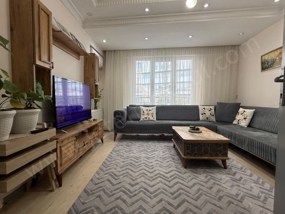 İnönü Mah. Küçükçekmece Satılık Daire |  4+2 Oda | 160M2 6.500.000Tl  Krediye Uygun  | 2. Kat | Doğalgaz(Kombi) | 2 Banyo | 2 Yatak Odası Resim-1