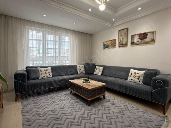 İnönü Mah. Küçükçekmece Satılık Daire |  4+2 Oda | 160M2 6.500.000Tl  Krediye Uygun  | 2. Kat | Doğalgaz(Kombi) | 2 Banyo | 2 Yatak Odası Resim-2