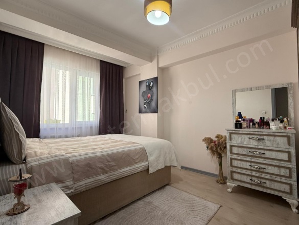 İnönü Mah. Küçükçekmece Satılık Daire |  4+2 Oda | 160M2 6.500.000Tl  Krediye Uygun  | 2. Kat | Doğalgaz(Kombi) | 2 Banyo | 2 Yatak Odası Resim-4