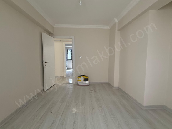 Yenimahalle Mah. Bağcılar Satılık Daire |  3+1 Oda | 105M2 7.500.000Tl  Krediye Uygun  | 2. Kat | Doğalgaz(Kombi) | 1 Banyo | 1 Yatak Odası Resim-5