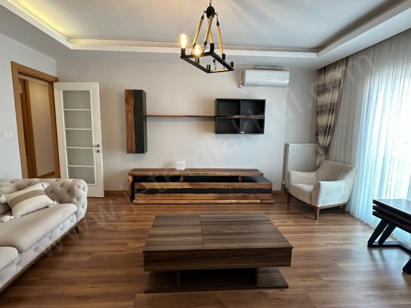 Güneşli Mah. Bağcılar Kiralık Dubleks Daire |  3+1 Oda | 160M2 Aylık 70.000Tl  Krediye Uygun  Eşyalı  | 9. Kat | Doğalgaz(Kombi) | 3 Banyo | 1 Yatak Odası Resim-3