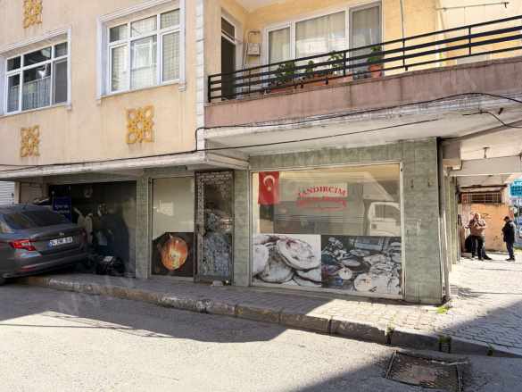 Güneşli Hürriyette Satılık Dükkan & Mağaza Köşe Dükkan: 80M² Çift Cepheli 1 Bağcılar Hürriyet Mah