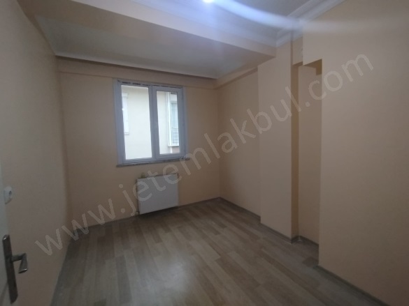 Kanarya Mah. Küçükçekmece Kiralık Daire |  4+2 Oda | 180M2 Aylık 41.000Tl  Krediye Uygun  | 3. Kat | Doğalgaz(Kombi) | 1 Banyo | 2 Yatak Odası Resim-4