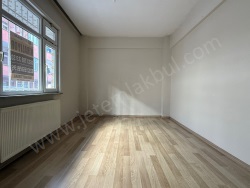 Bağcılar Güneşli Mah. Kiralık Daire 2+1 125 M2 | Giriş Katı | Doğalgaz(Kombi) | 1 Banyo | 1 Yatak Odası