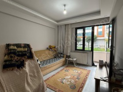 Bağcılar Hürriyet Mah. Satılık Daire 2+1 85 M2 | Yüksek Giriş | Doğalgaz(Kombi) | 1 Banyo | 1 Yatak Odası