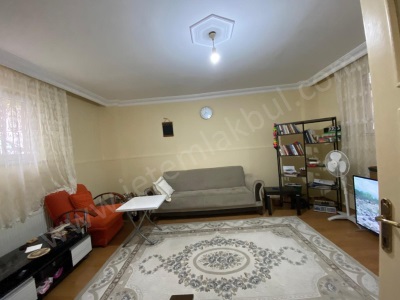 Bağcılar Kirazlı Mah Satılık Daire Caddeye Yakın 2+1