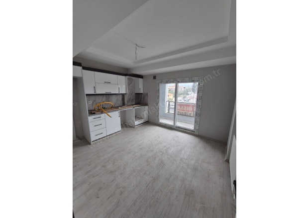 Şehitler Mah. Turgutlu Satılık Daire |  1+1 Oda | 75M2 2.500.000Tl | 2. Kat | Doğalgaz(Kombi) | 1 Banyo | 1 Yatak Odası Resim-3