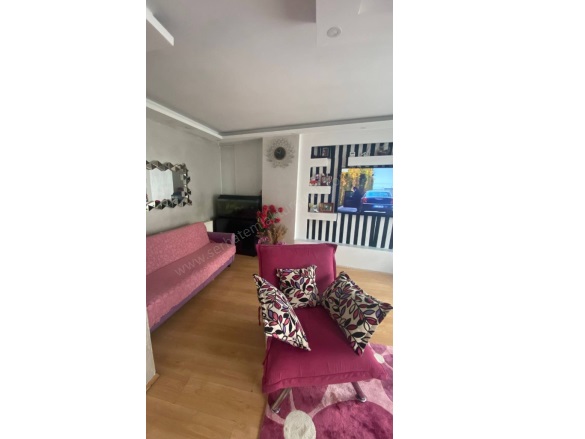 Cumhuriyet Mah. Turgutlu Satılık Daire |  4+1 Oda | 180M2 3.500.000Tl  Krediye Uygun  | 3. Kat | Doğalgaz(Kombi) | 2 Banyo | 1 Yatak Odası Resim-4