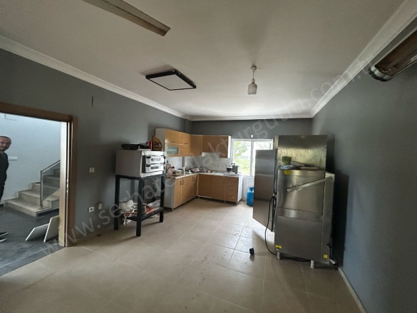 Irlamaz Mah. Turgutlu Kiralık Fabrika |  5+4 Oda | 11500M2 Aylık 1.500.000Tl | Yüksek Giriş | Klima | 4 Banyo Resim-3