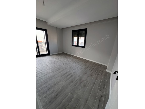 Ergenekon Mah. Turgutlu Kiralık Daire |  3+1 Oda | 130M2 Aylık 27.000Tl | 4. Kat | Yerden Isıtma | 1 Banyo | 1 Yatak Odası Resim-5