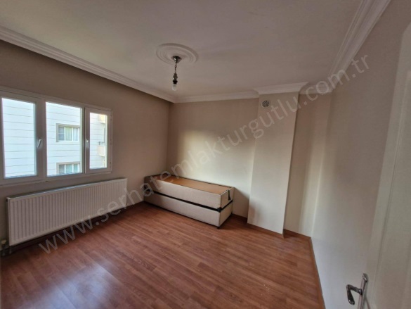 Ergenekon Mah. Turgutlu Satılık Daire |  3+1 Oda | 150M2 3.600.000Tl | 3. Kat | Doğalgaz(Kombi) | 1 Banyo | 1 Yatak Odası Resim-1