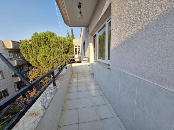 Ergenekon Mah. Turgutlu Satılık Daire |  3+1 Oda | 150M2 3.600.000Tl | 3. Kat | Doğalgaz(Kombi) | 1 Banyo | 1 Yatak Odası Resim-2