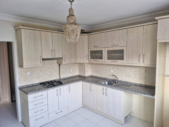 Ergenekon Mah. Turgutlu Satılık Daire |  3+1 Oda | 150M2 3.600.000Tl | 3. Kat | Doğalgaz(Kombi) | 1 Banyo | 1 Yatak Odası Resim-4