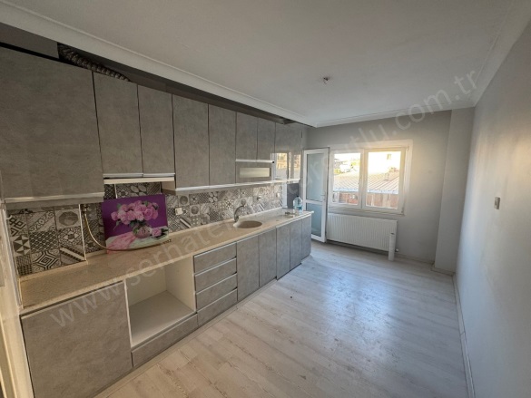 Şehitler Mah. Turgutlu Kiralık Daire |  3+1 Oda | 130M2 Aylık 18.000Tl | 3. Kat | Doğalgaz(Kombi) | 1 Banyo | 1 Yatak Odası Resim-5